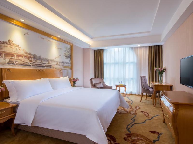 Vienna Classic Hotel Shenzhen Bantian Wuhe Avenue Exterior photo